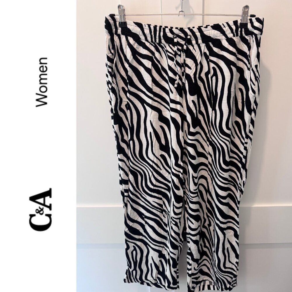 NWOT C & A Zebra Wide Leg Pants